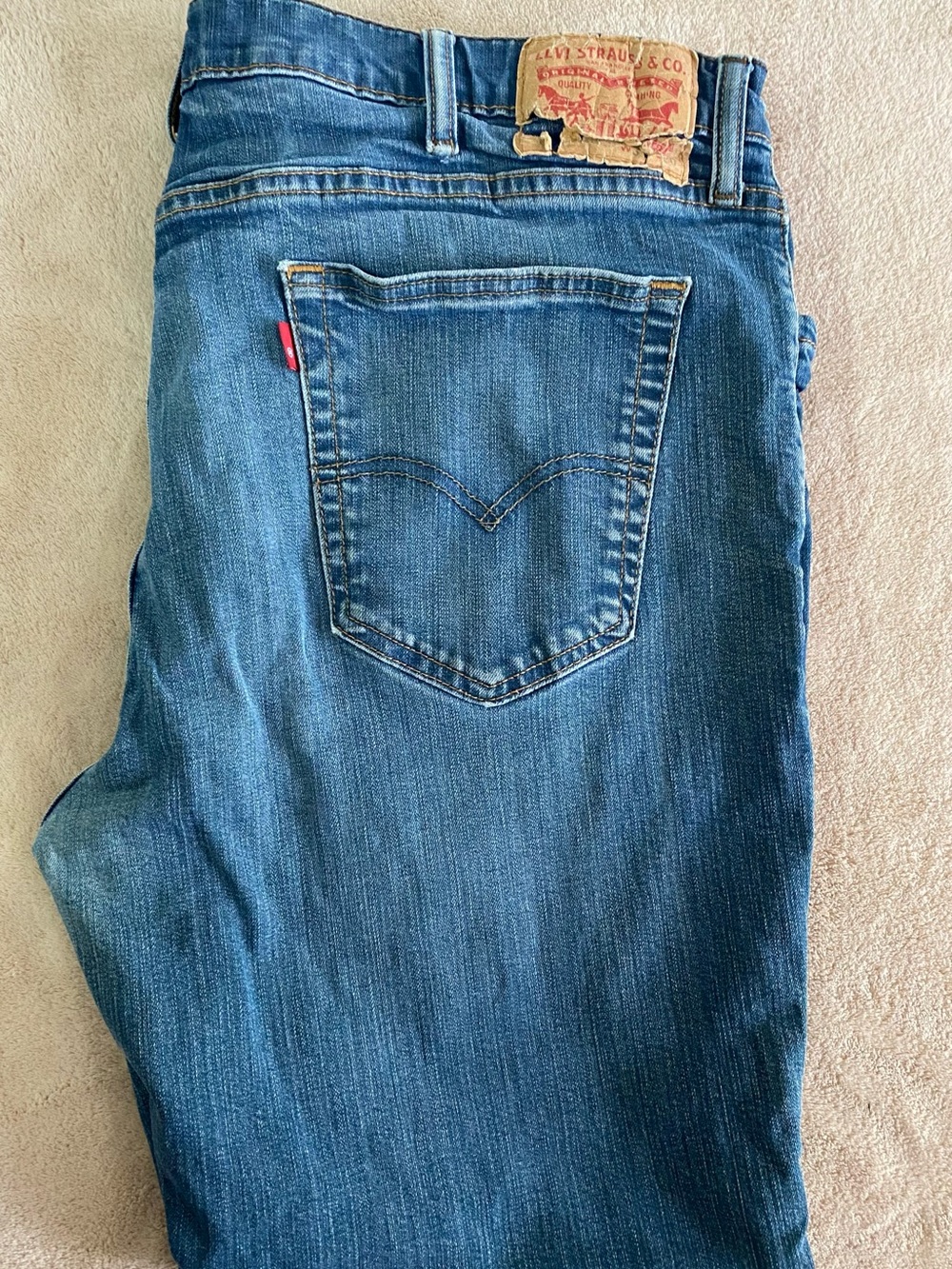 Levi's Men’s Medium Blue Slim Straight Jeans with Signature Back Pocket